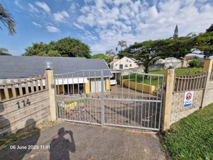 3 Bedroom House for Sale For Sale in Queensburgh - MR681722