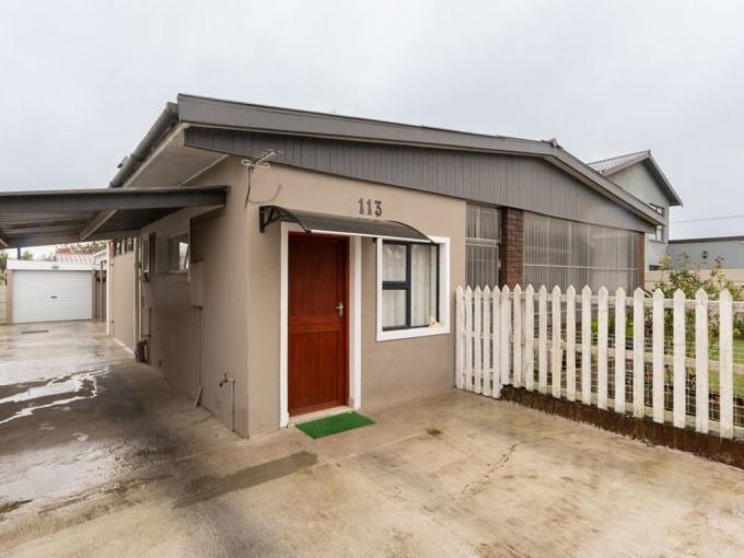 4 Bedroom House for Sale For Sale in Peerless Park West - MR681733