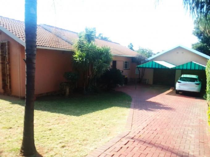 3 Bedroom House for Sale For Sale in Geelhoutpark - MR681756