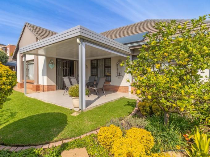 3 Bedroom House for Sale For Sale in Douglasdale - MR681758