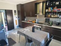  of property in Glenvista
