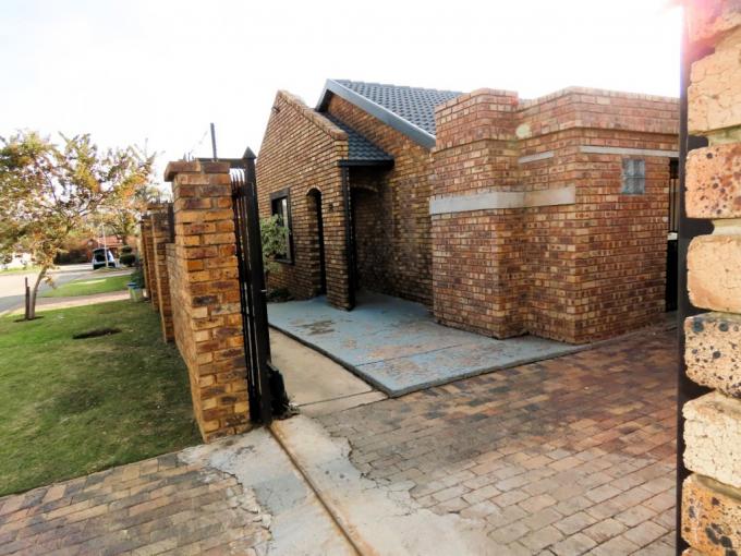 3 Bedroom House for Sale For Sale in Eersterust - MR681801