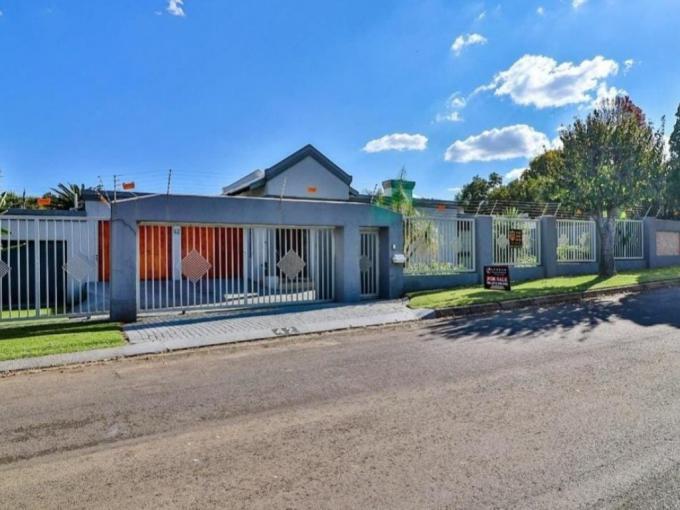 4 Bedroom House for Sale For Sale in Randhart - MR681811