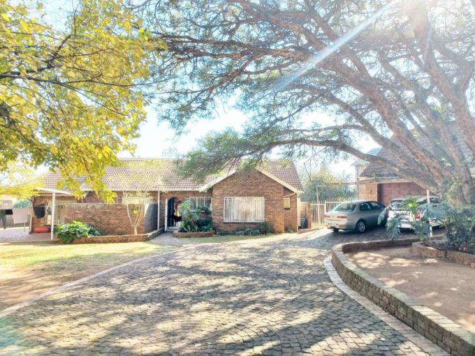 3 Bedroom House for Sale For Sale in Rooihuiskraal - MR681813
