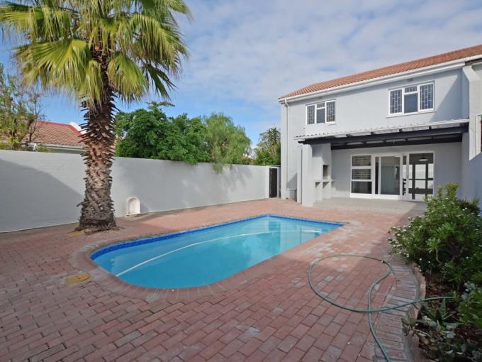 3 Bedroom House for Sale For Sale in Bloubergrant - MR681820
