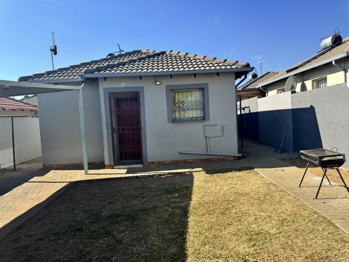2 Bedroom House for Sale For Sale in Riverside View - MR681835