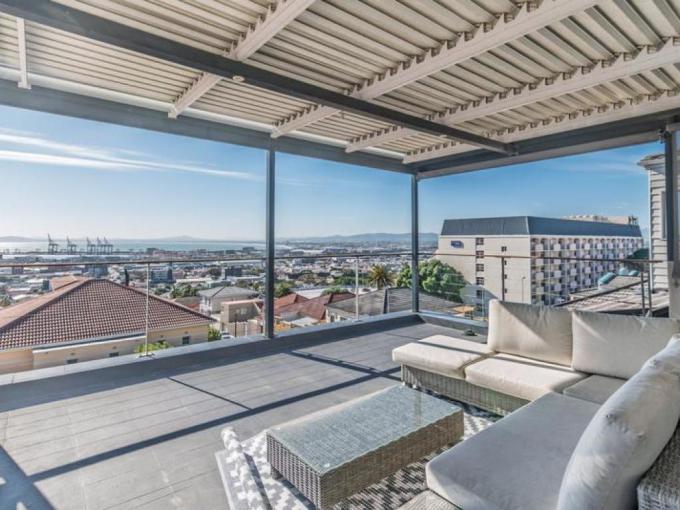 3 Bedroom Simplex for Sale For Sale in Walmer Estate  - MR681850