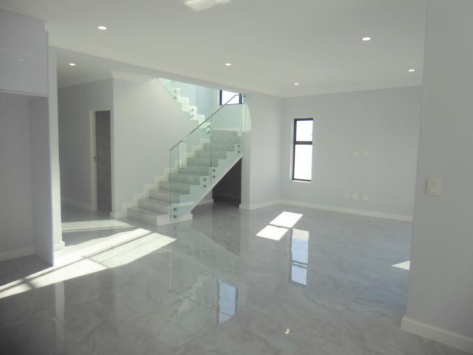 5 Bedroom House for Sale For Sale in The Sandown - MR681860