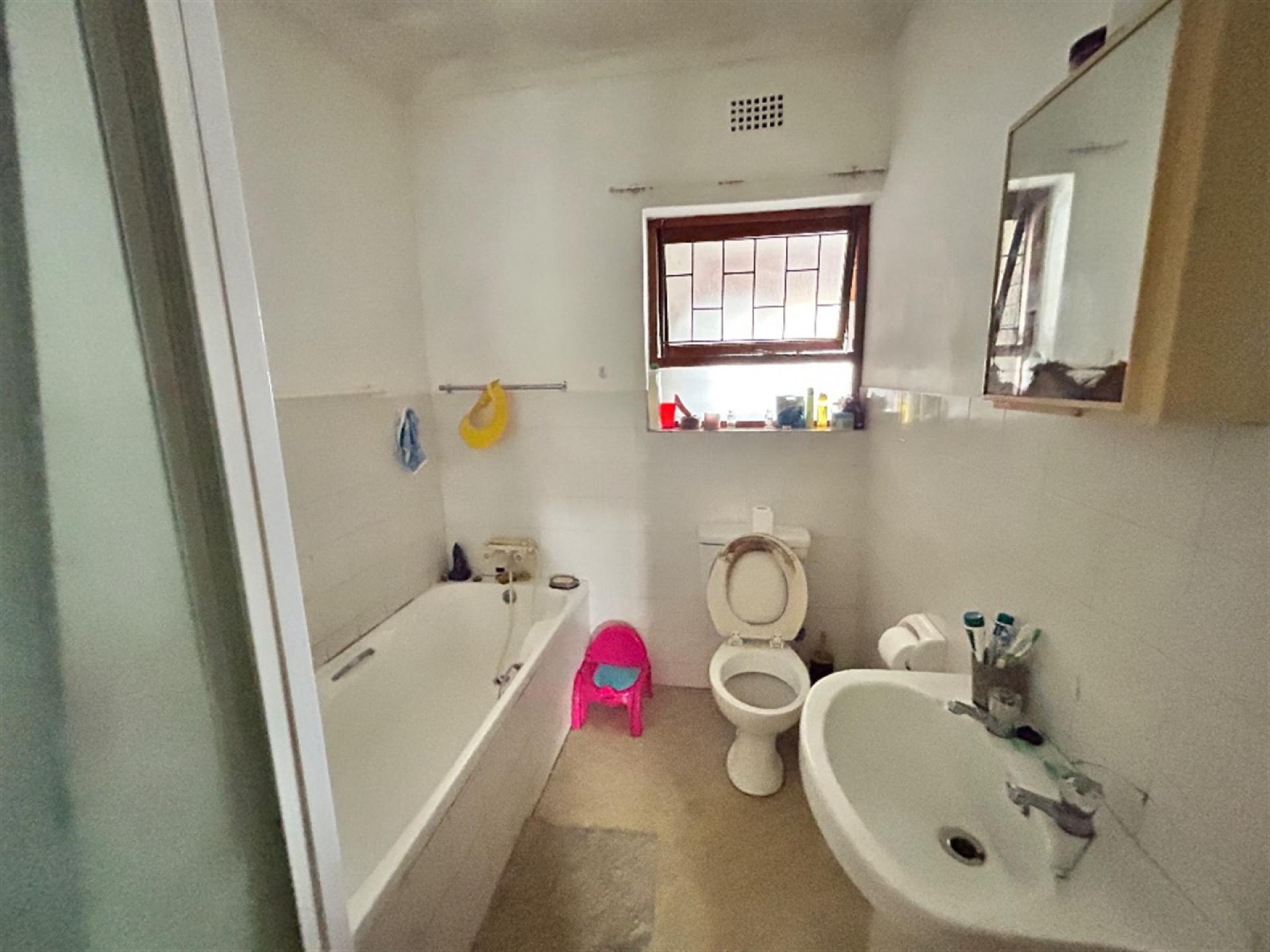 Bathroom 1 of property in Kuils River