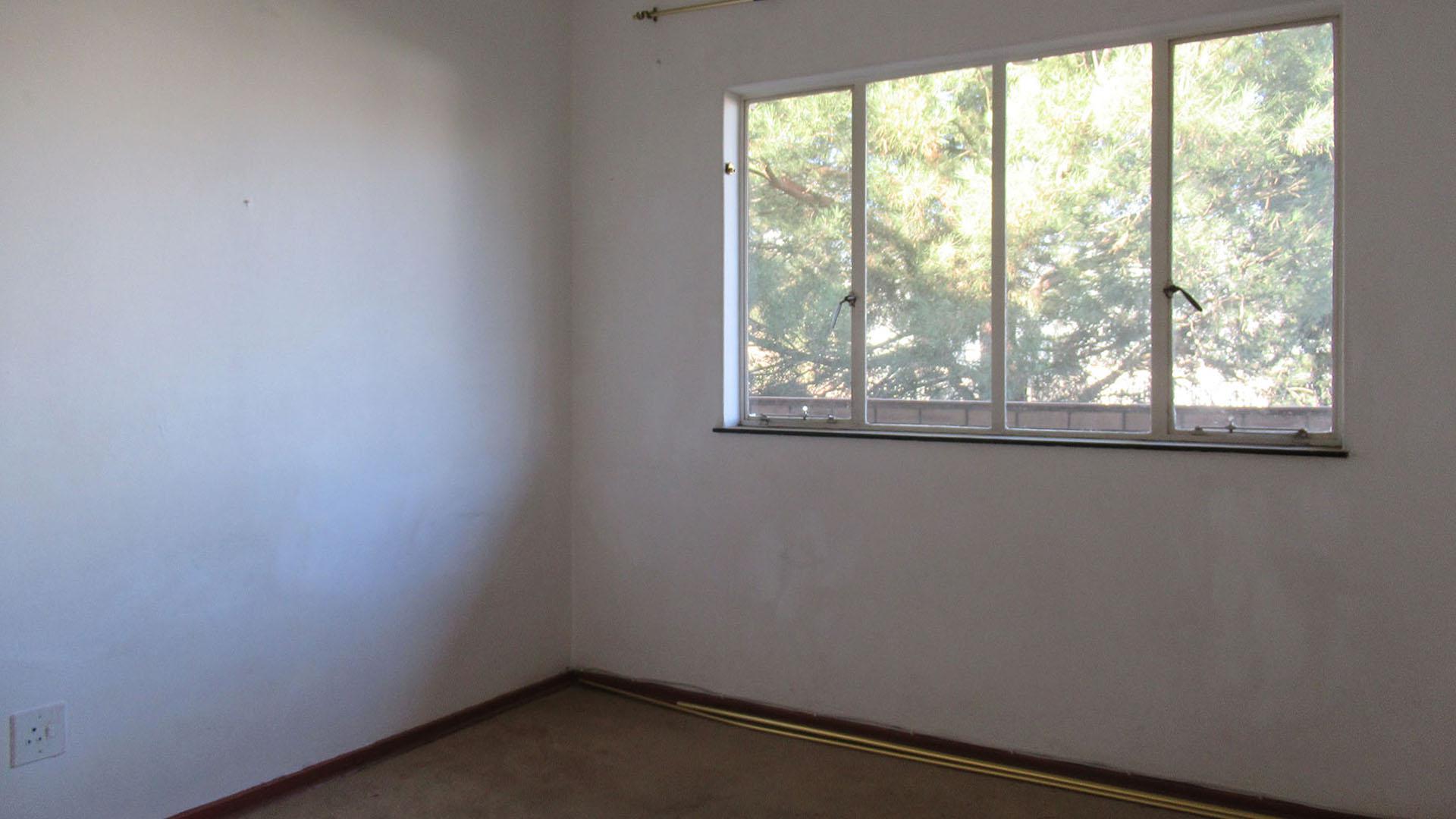 Bed Room 1 - 14 square meters of property in Horison View