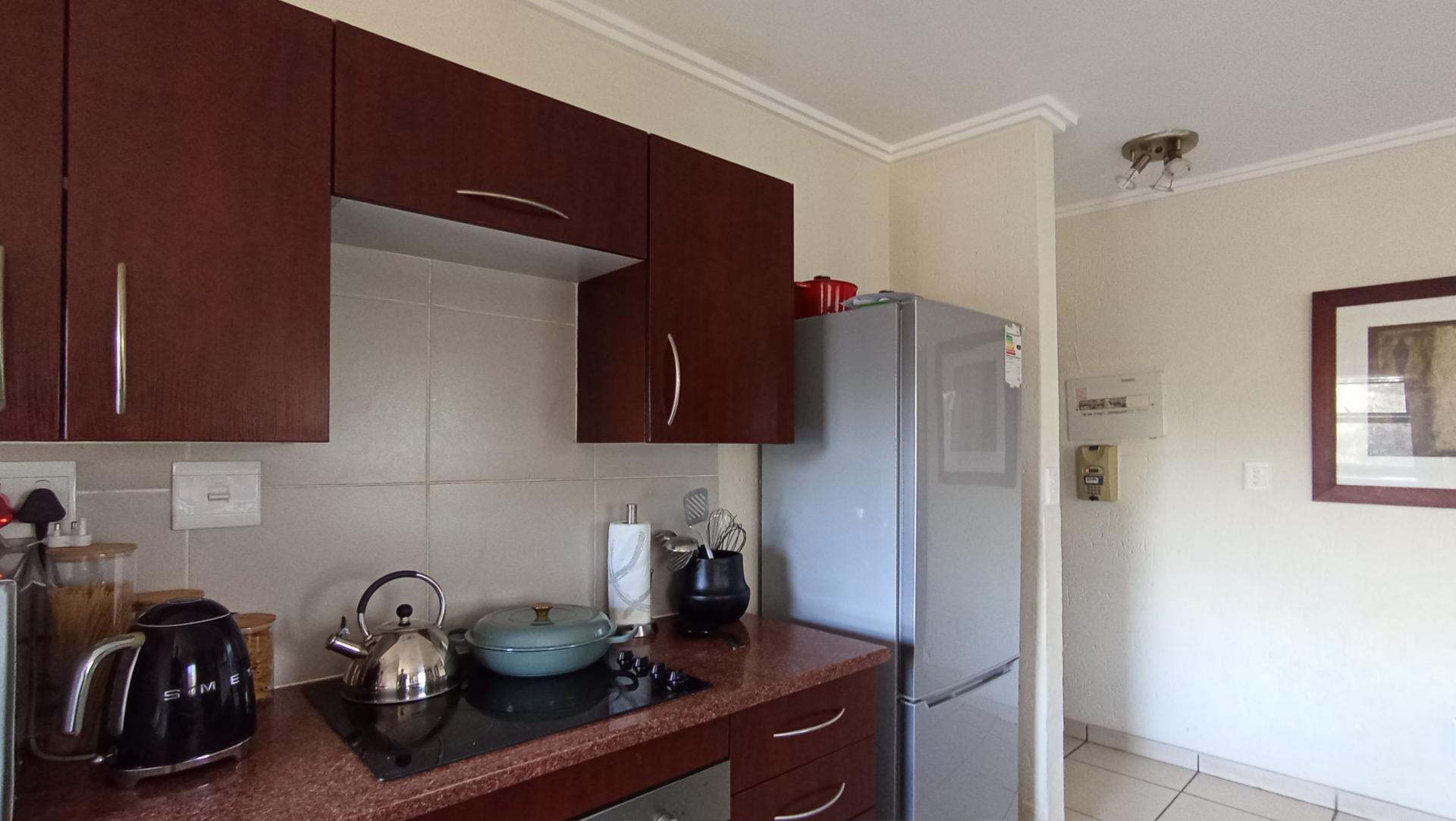 Kitchen - 8 square meters of property in Jackal Creek Golf Estate