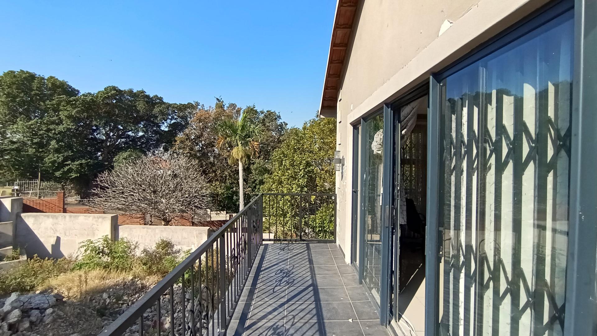 Balcony - 8 square meters of property in Escombe 