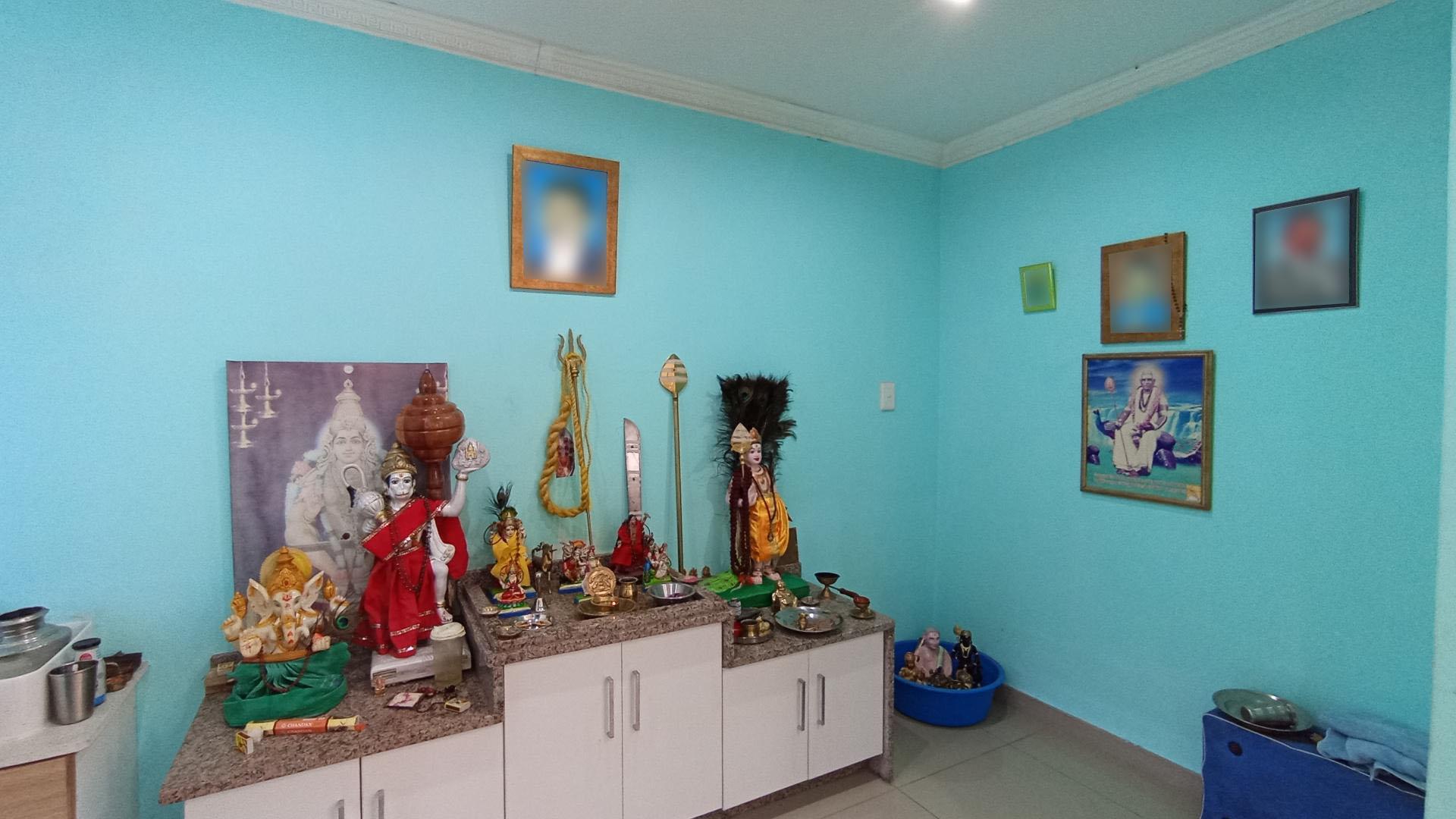 Spaces - 27 square meters of property in Escombe 