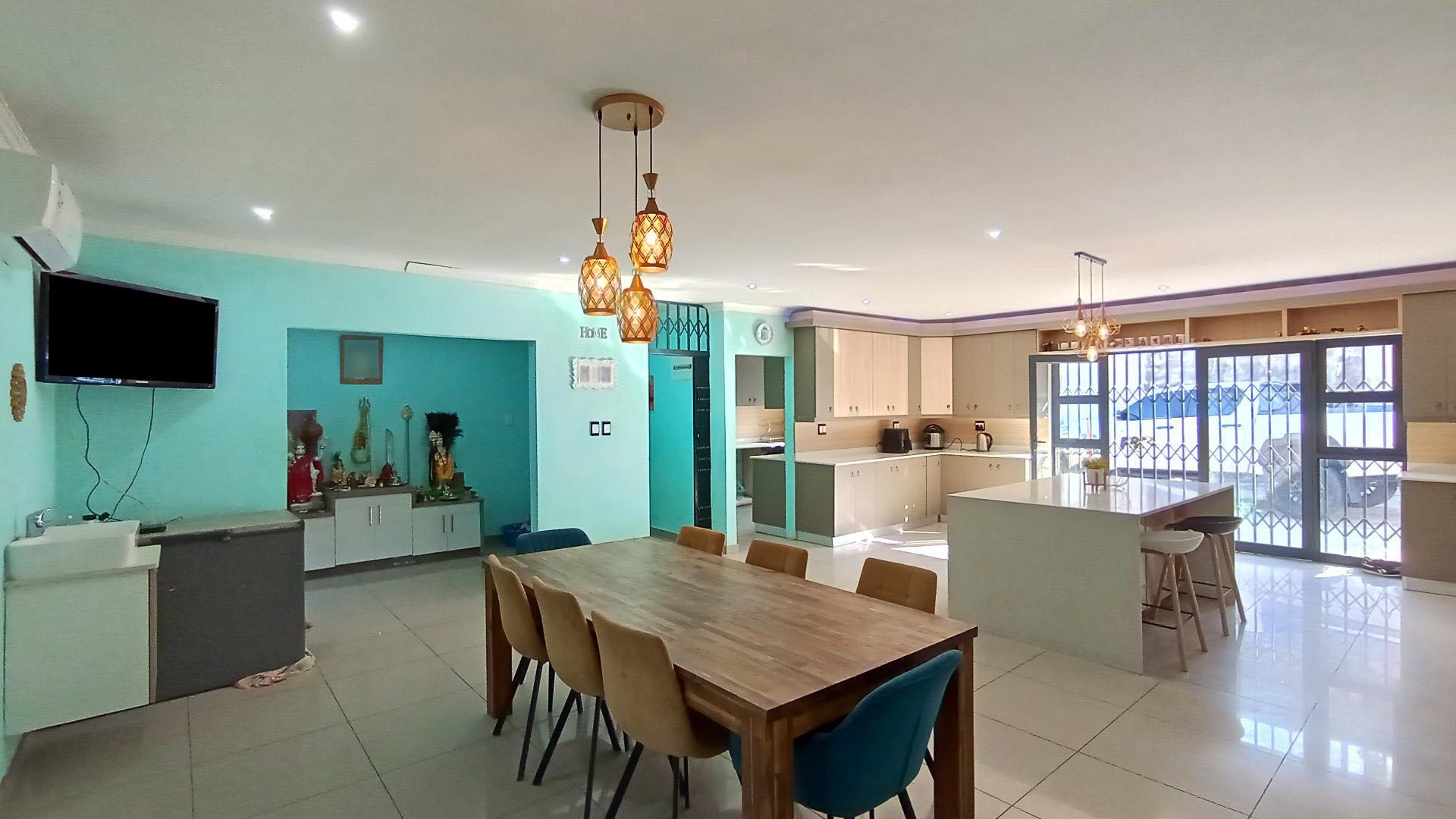 Dining Room - 29 square meters of property in Escombe 