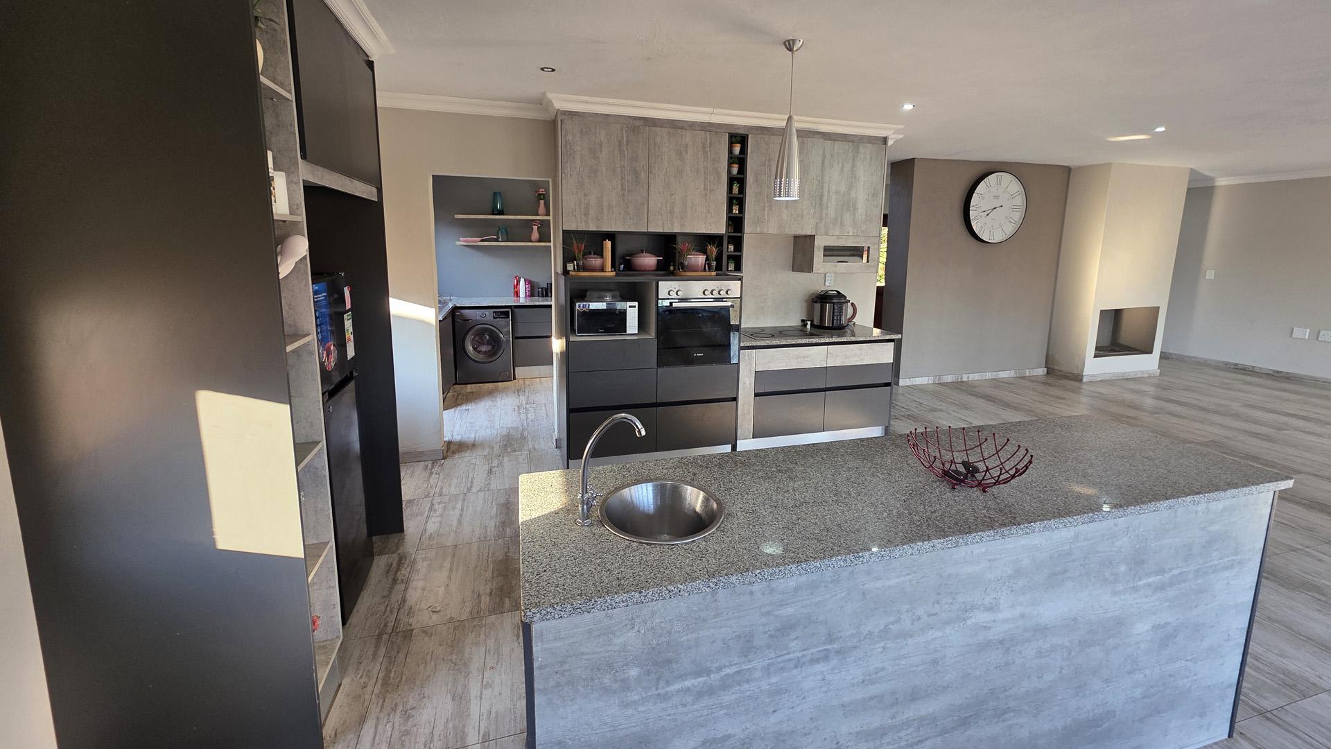 Kitchen of property in Xanadu Eco Park