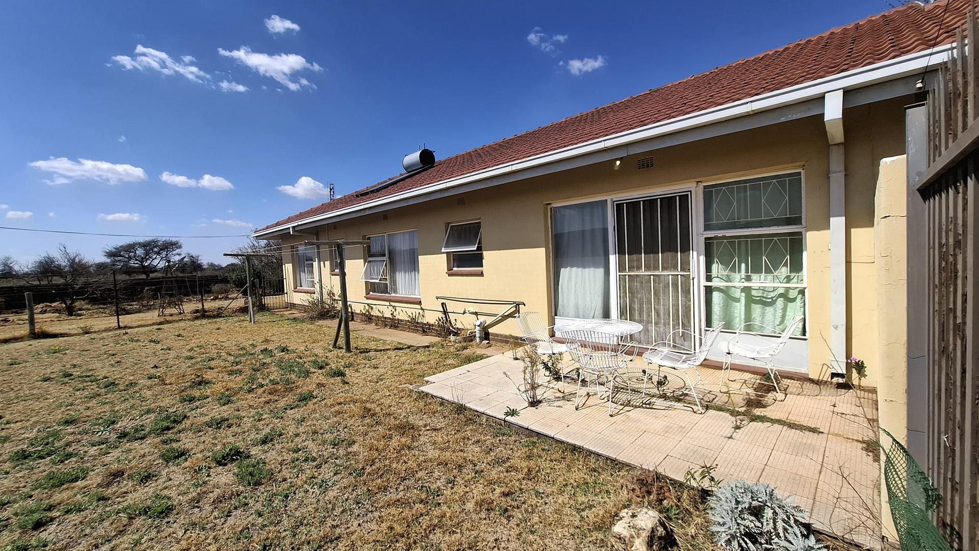 Backyard of property in Hartebeesfontein