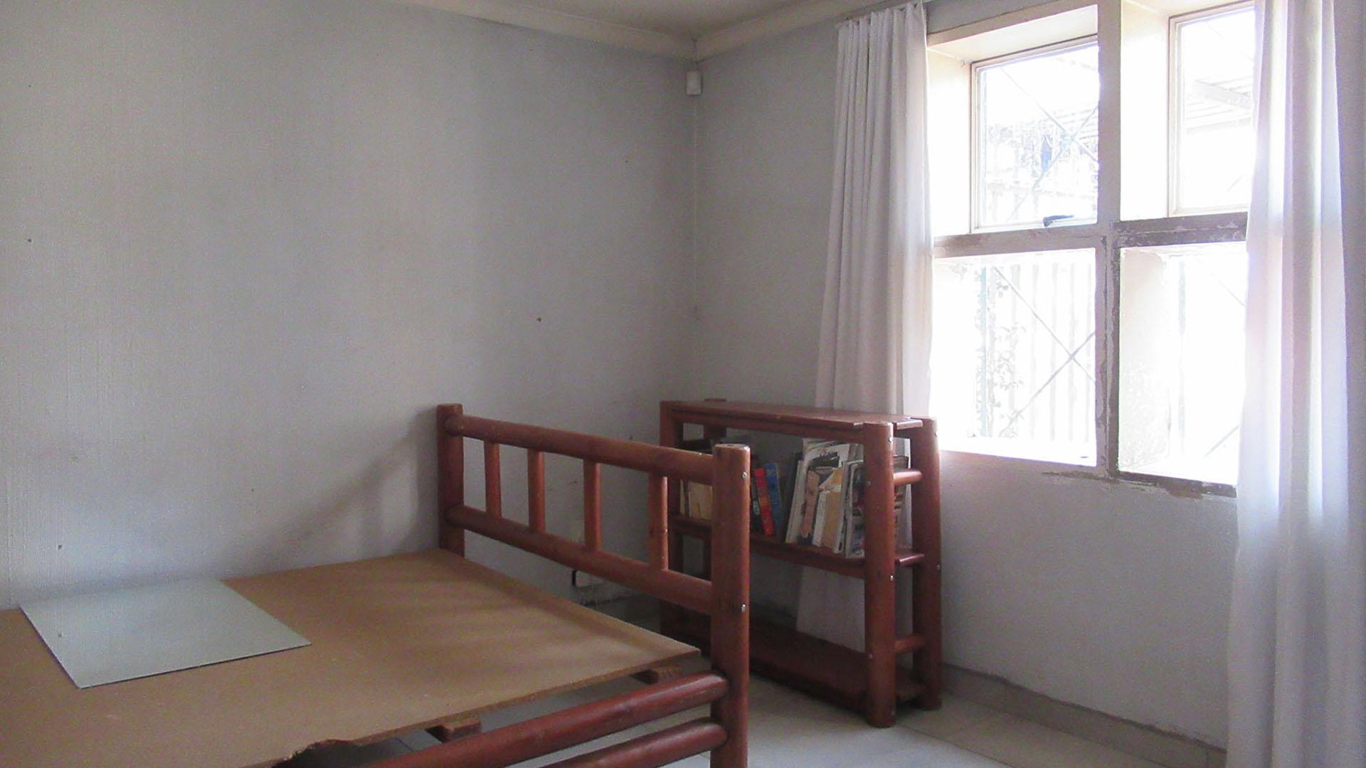 Main Bedroom - 18 square meters of property in Bromhof