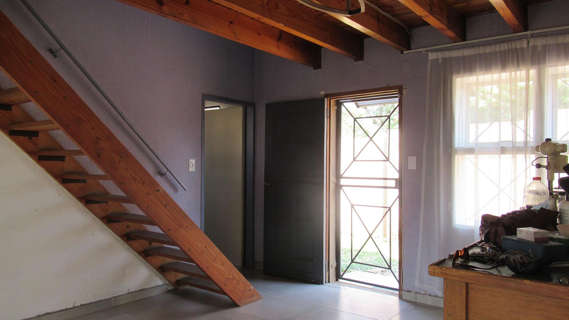 Dining Room - 19 square meters of property in Bromhof