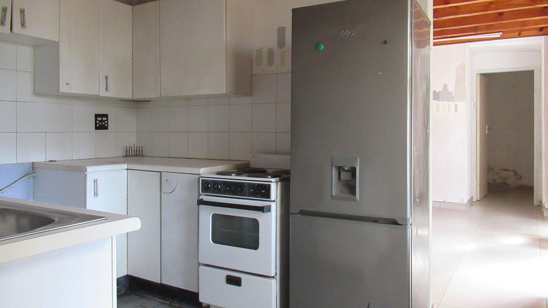 Kitchen - 9 square meters of property in Bromhof