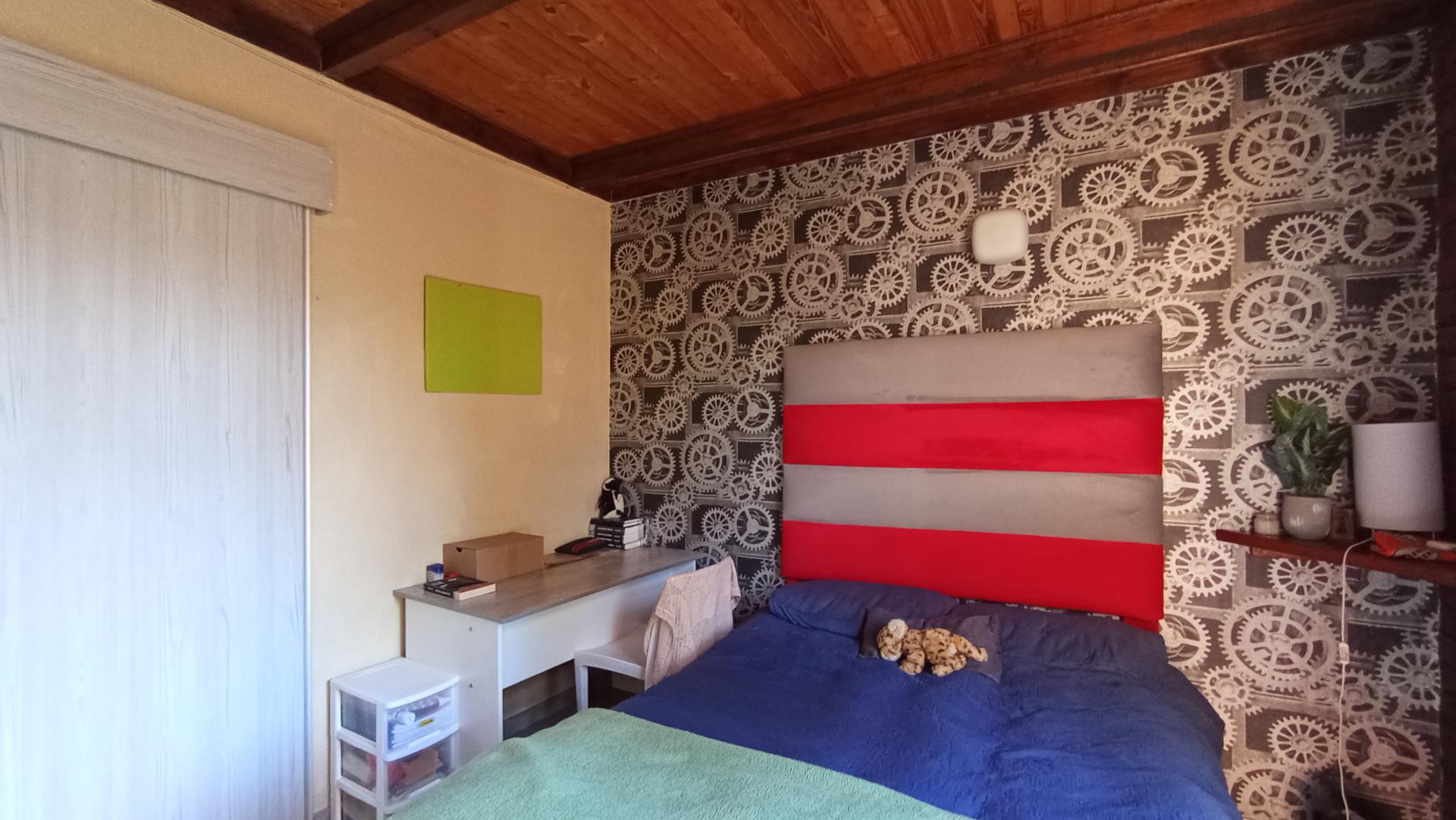 Bed Room 2 - 14 square meters of property in Constantia Kloof
