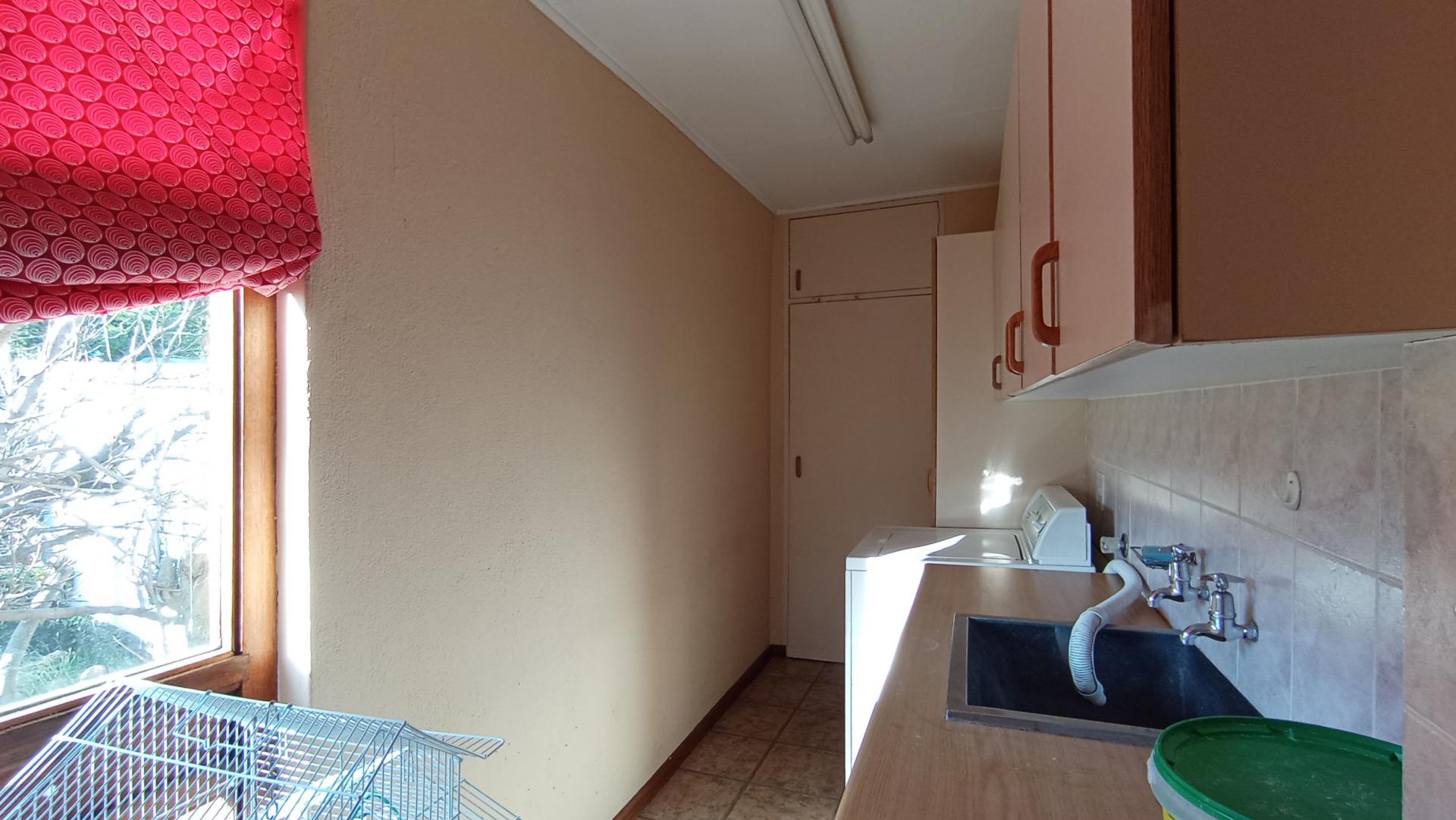 Scullery - 6 square meters of property in Constantia Kloof