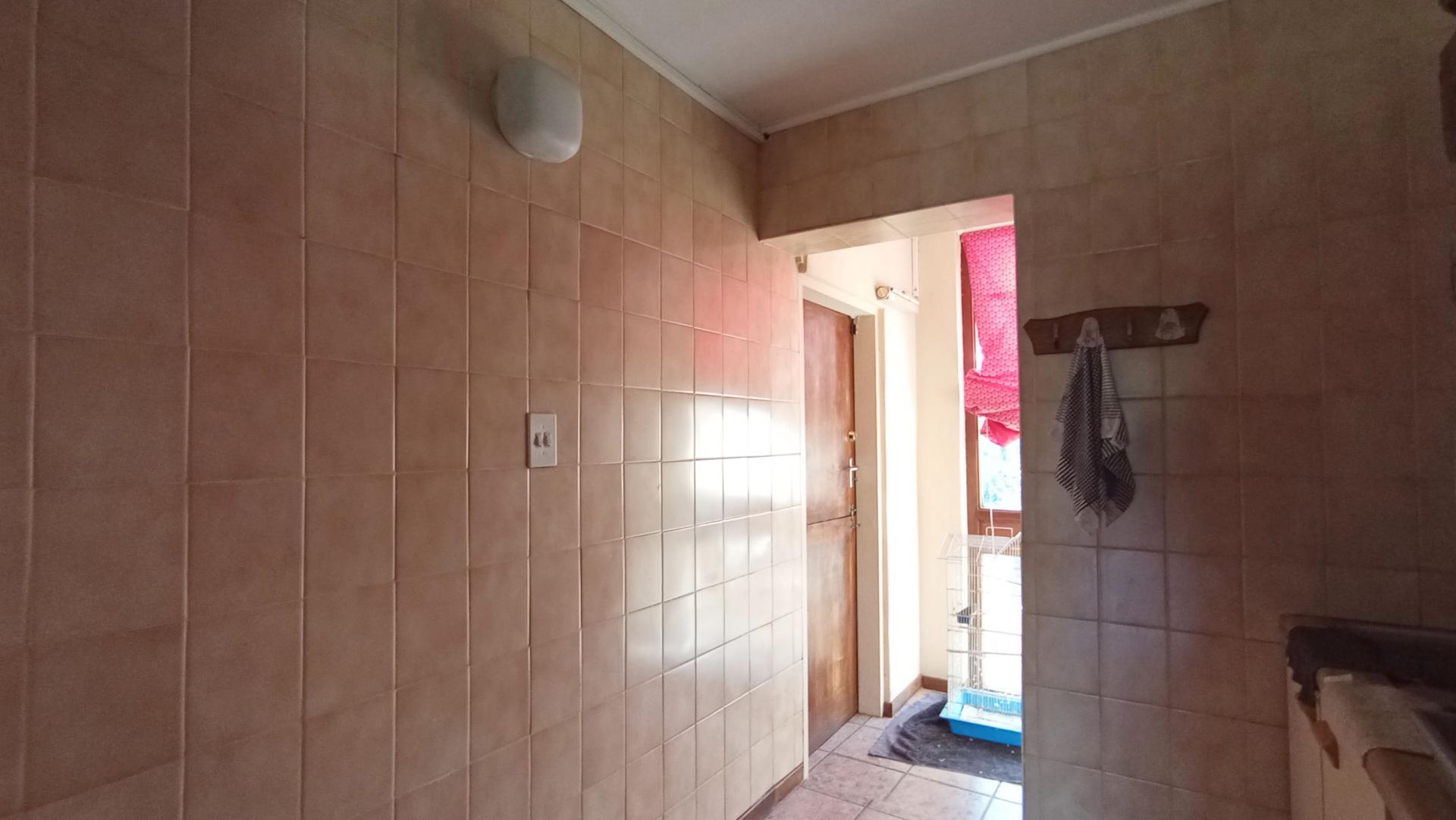 Kitchen - 49 square meters of property in Constantia Kloof