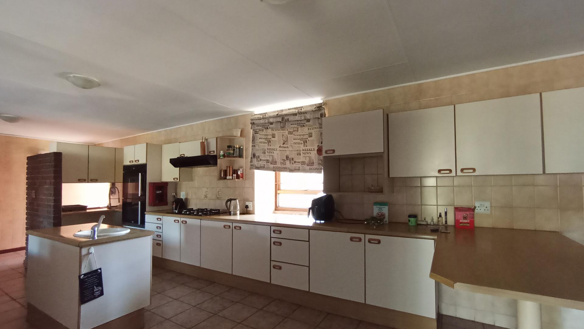 Kitchen - 49 square meters of property in Constantia Kloof