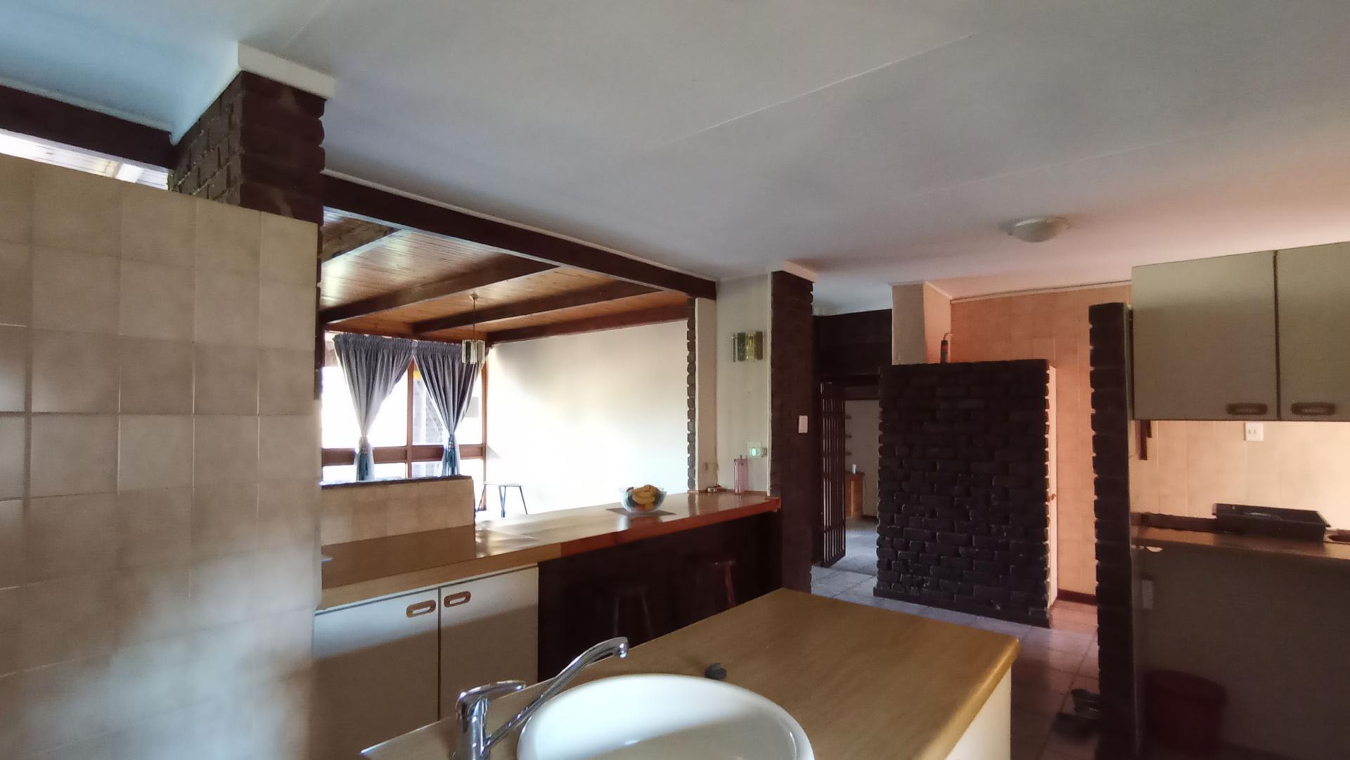 Kitchen - 49 square meters of property in Constantia Kloof