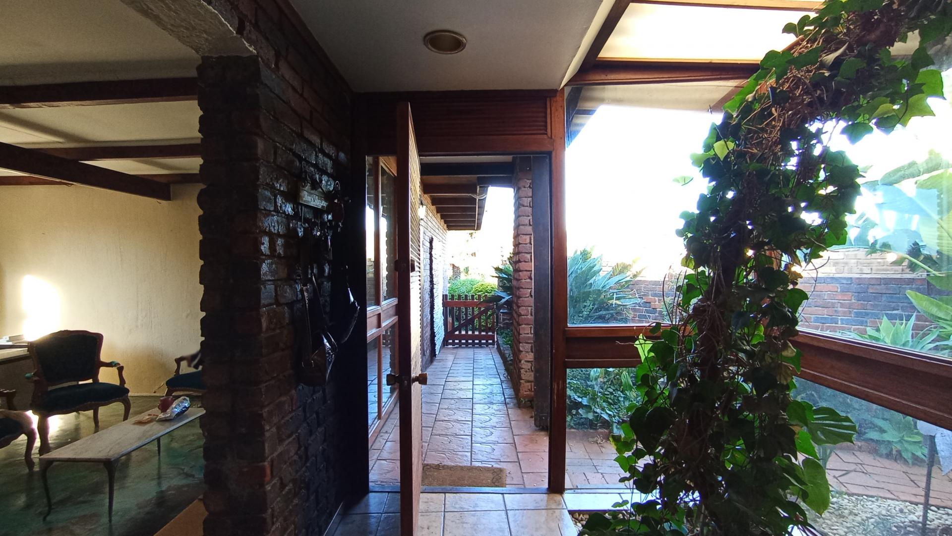 Spaces - 12 square meters of property in Constantia Kloof