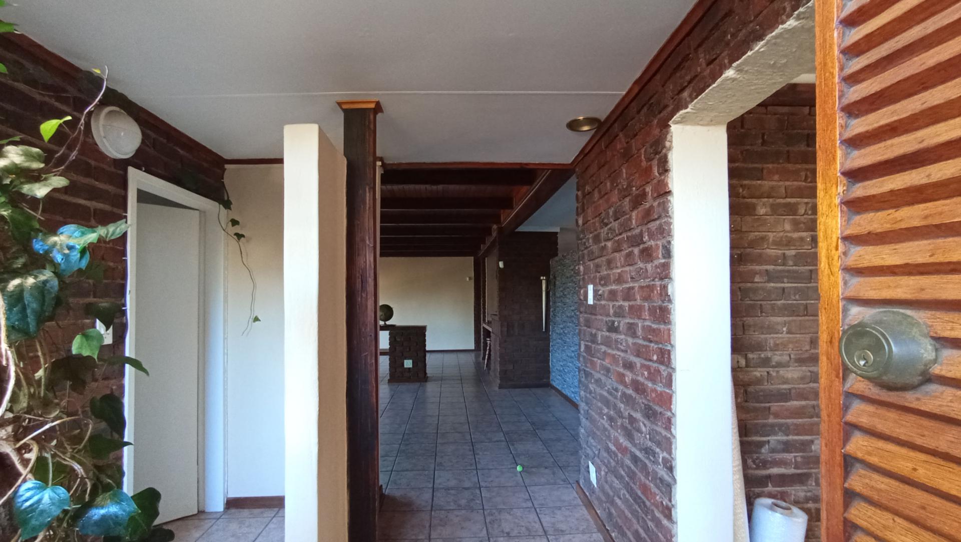 Spaces - 12 square meters of property in Constantia Kloof