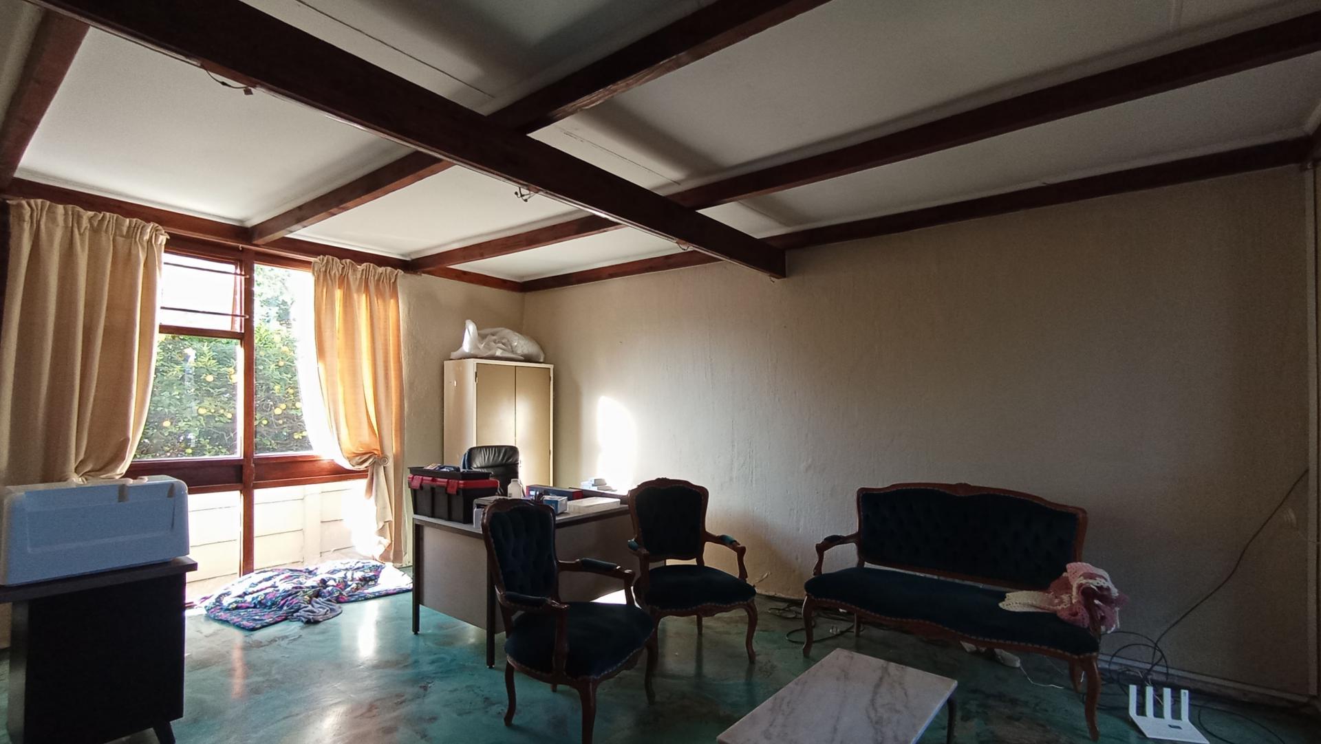 Study - 35 square meters of property in Constantia Kloof