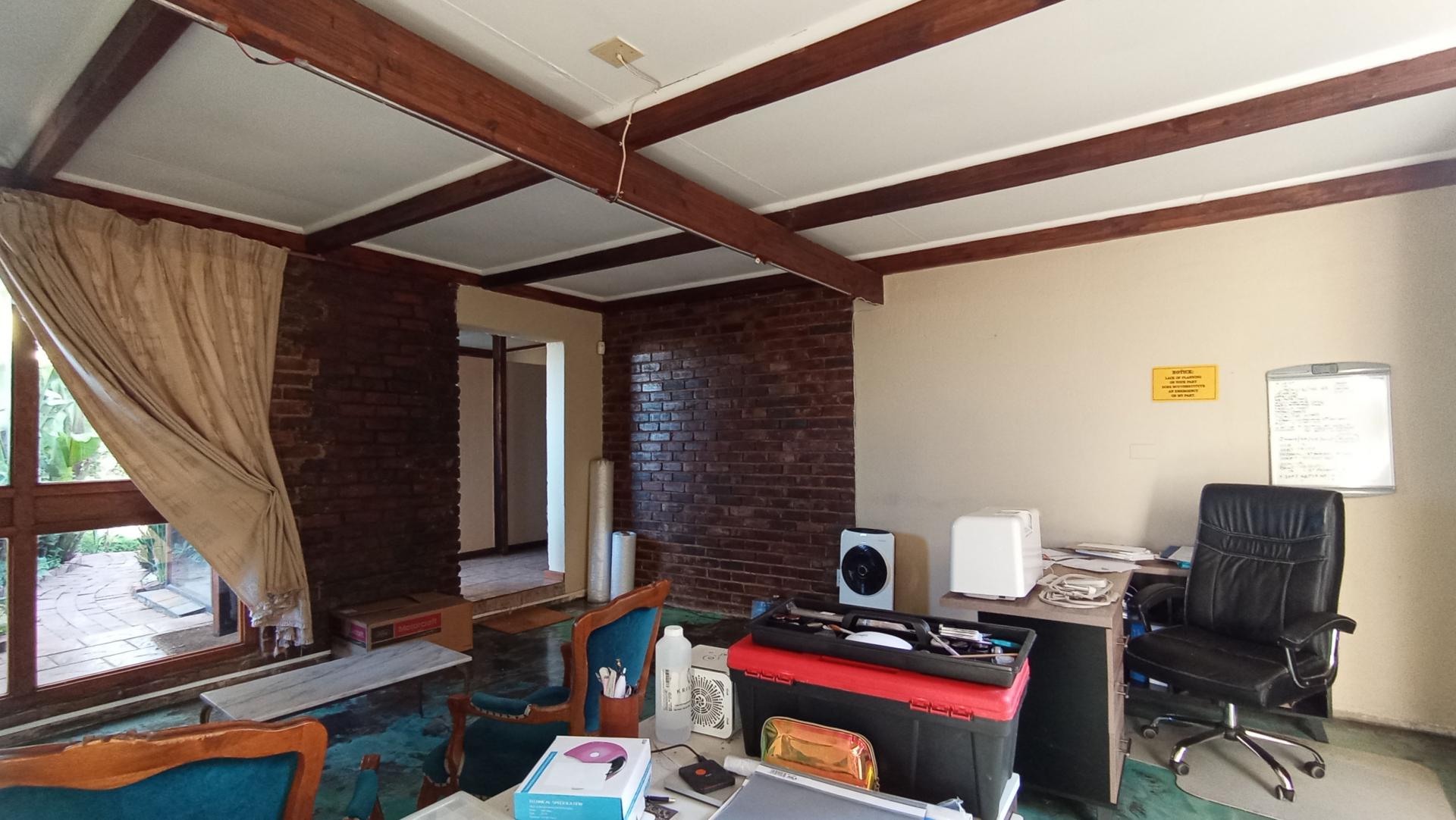 Study - 35 square meters of property in Constantia Kloof