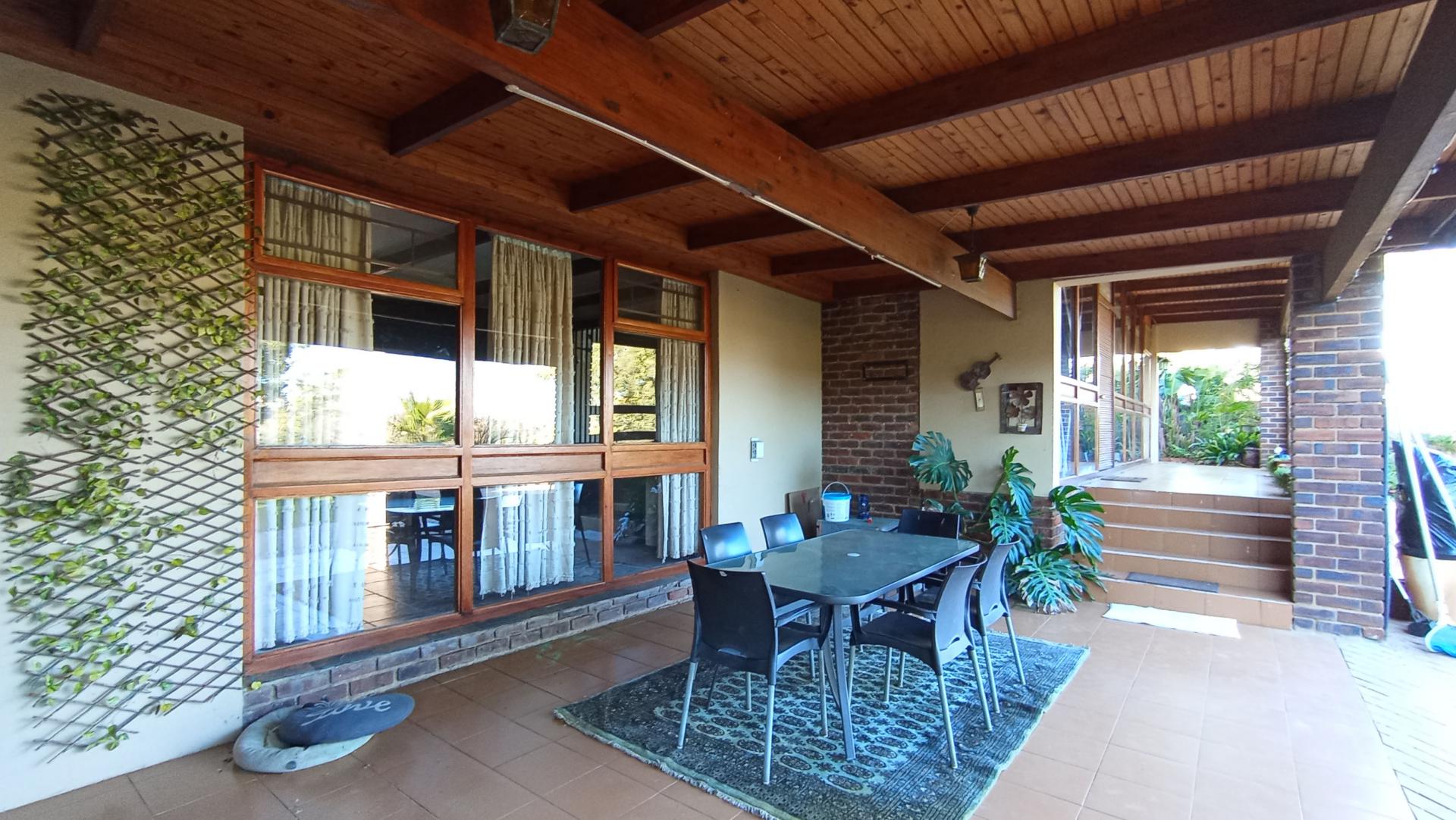 Patio - 101 square meters of property in Constantia Kloof