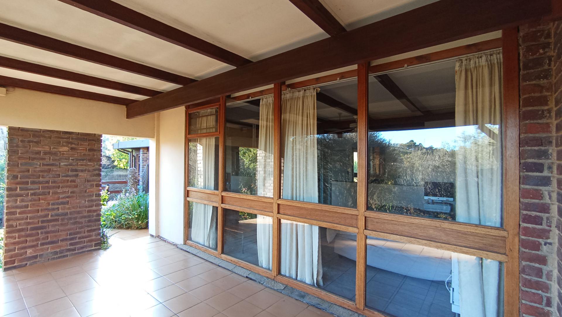 Patio - 101 square meters of property in Constantia Kloof