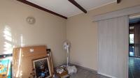 Bed Room 1 - 13 square meters of property in Constantia Kloof