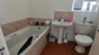 Bathroom 1 of property in Parsons Vlei