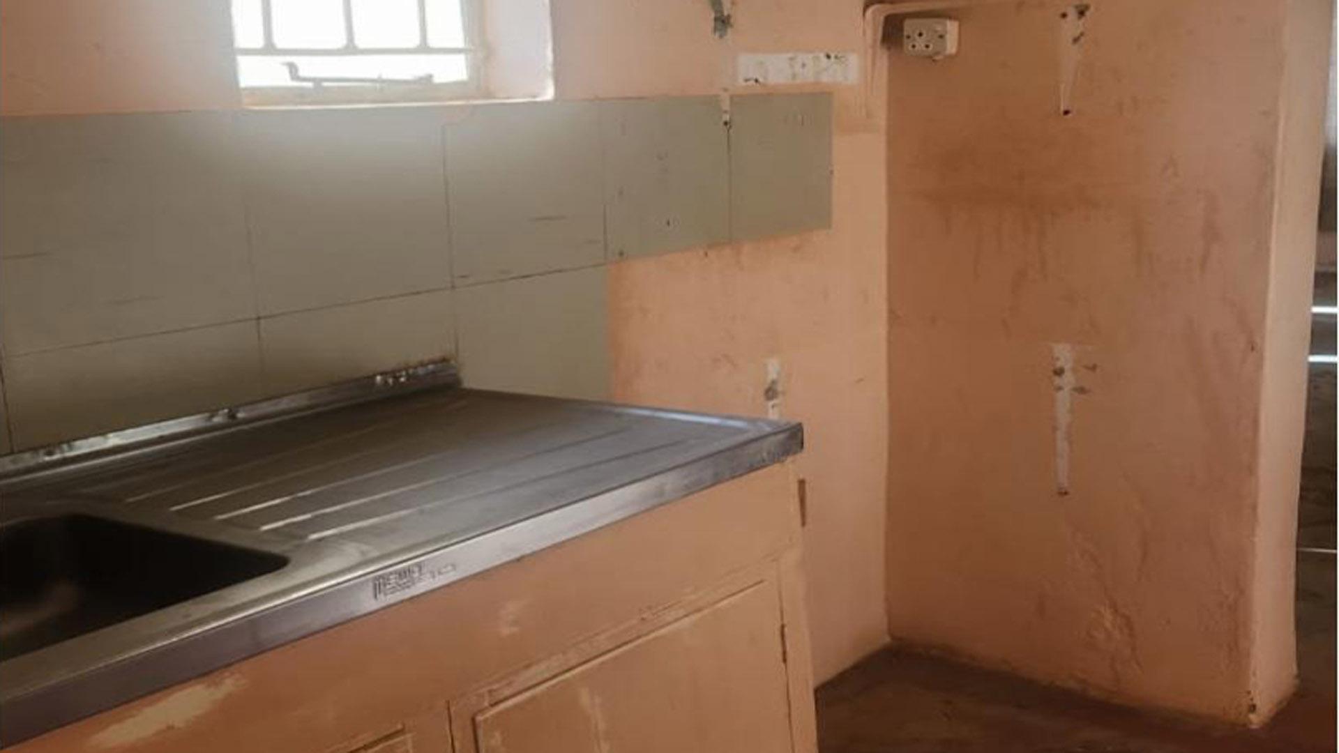 Kitchen of property in Williston