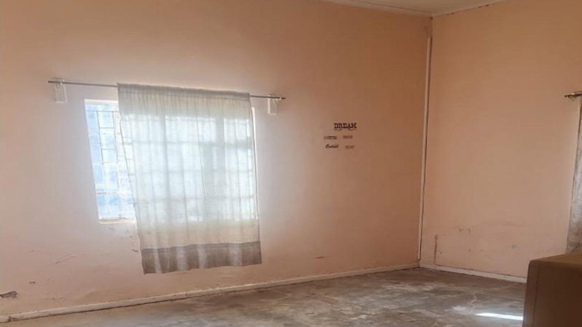 Lounges of property in Williston