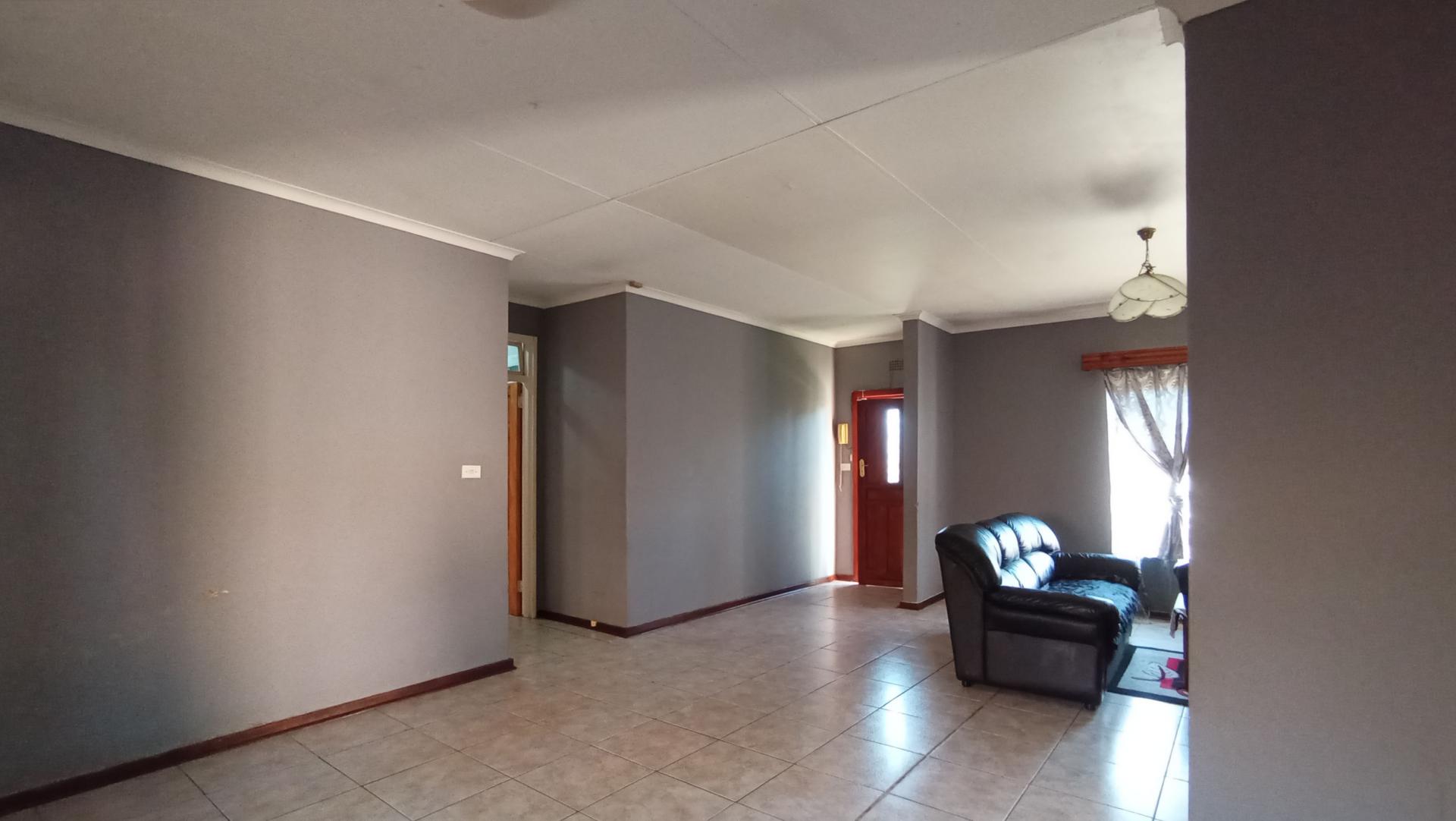 Dining Room - 13 square meters of property in Westdene (JHB)