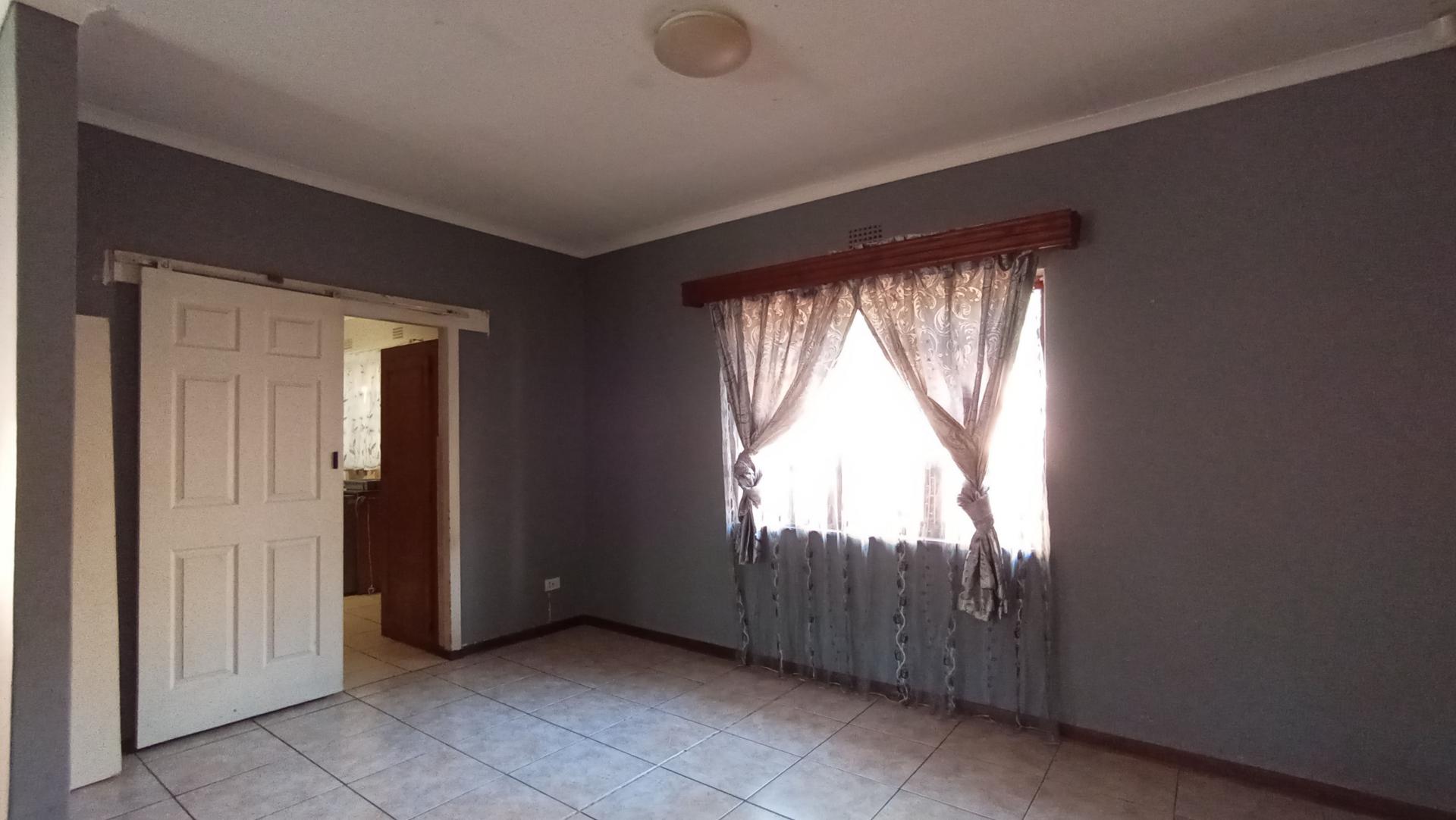Dining Room - 13 square meters of property in Westdene (JHB)