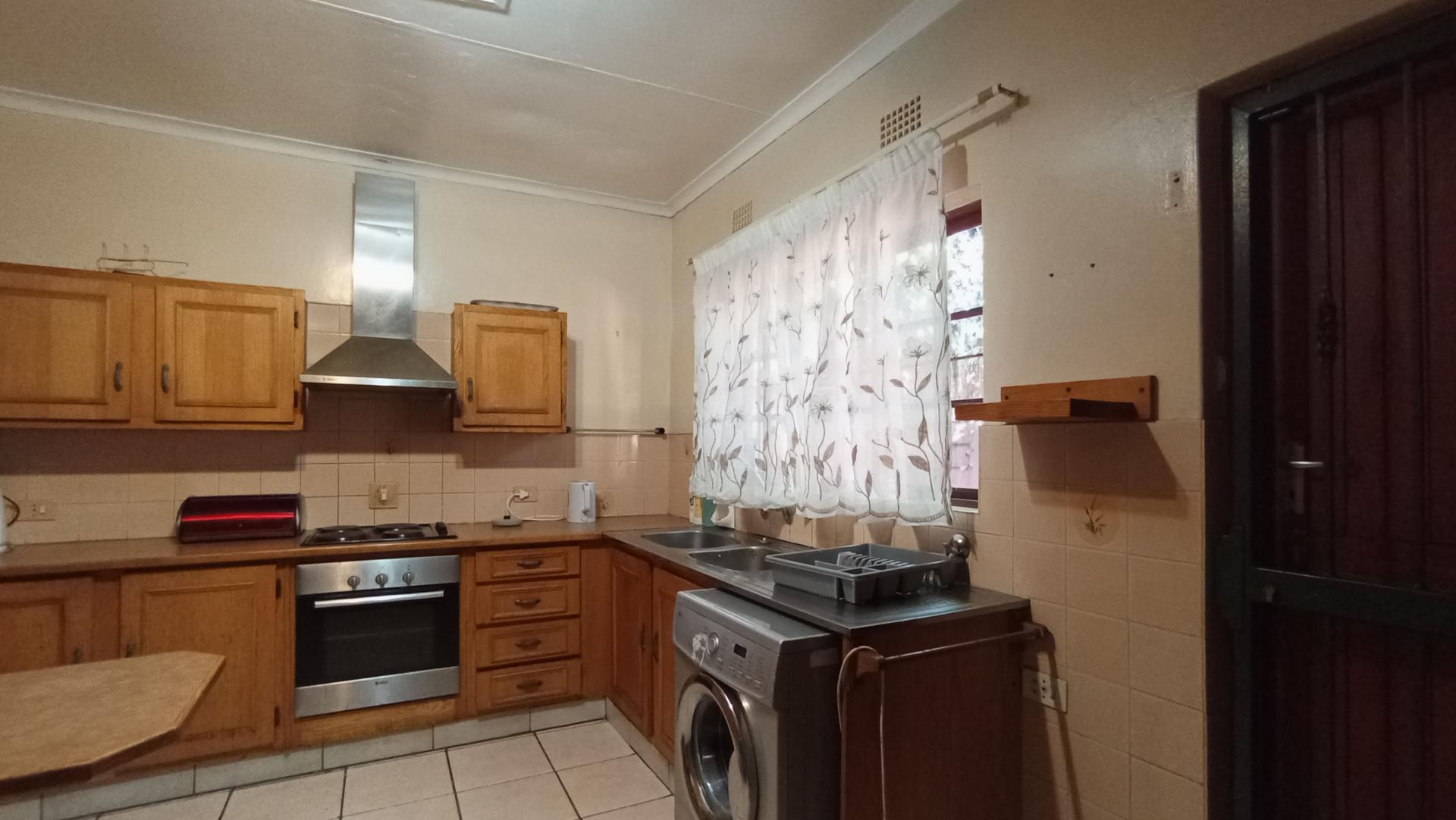 Kitchen - 15 square meters of property in Westdene (JHB)