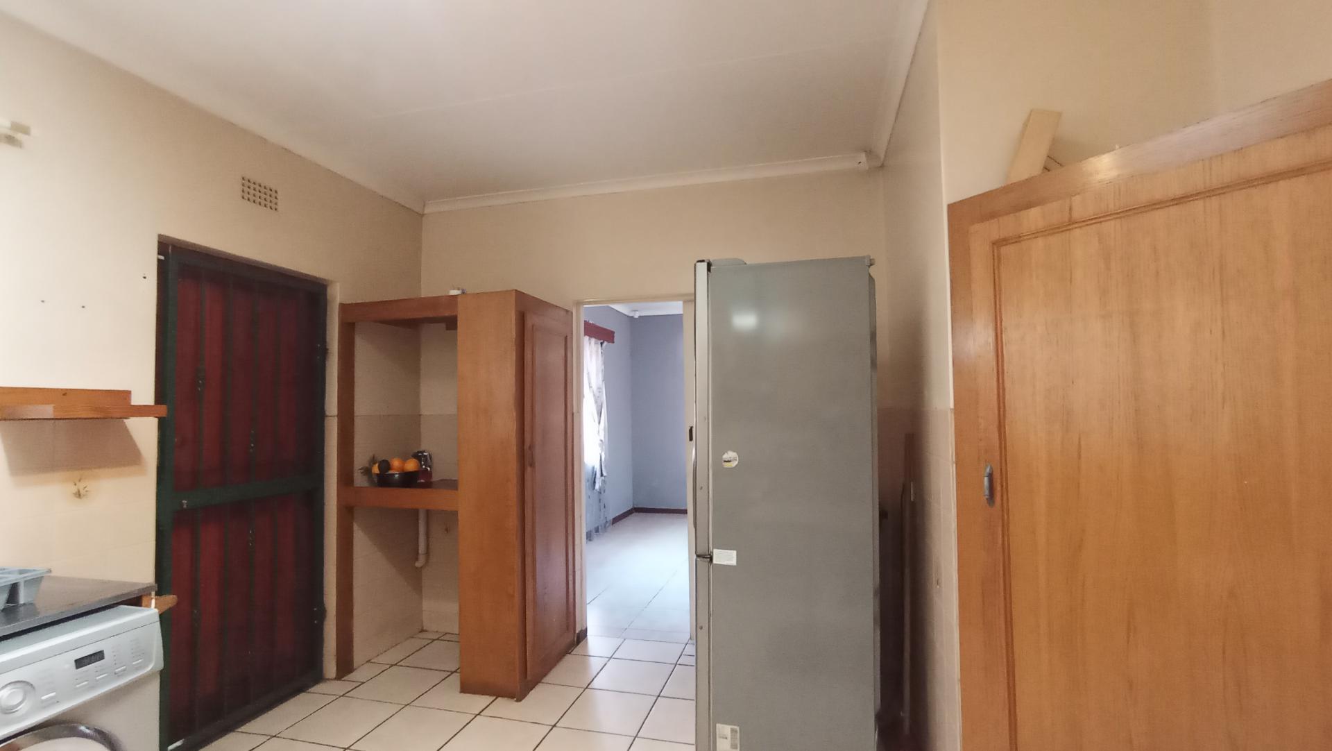 Kitchen - 15 square meters of property in Westdene (JHB)