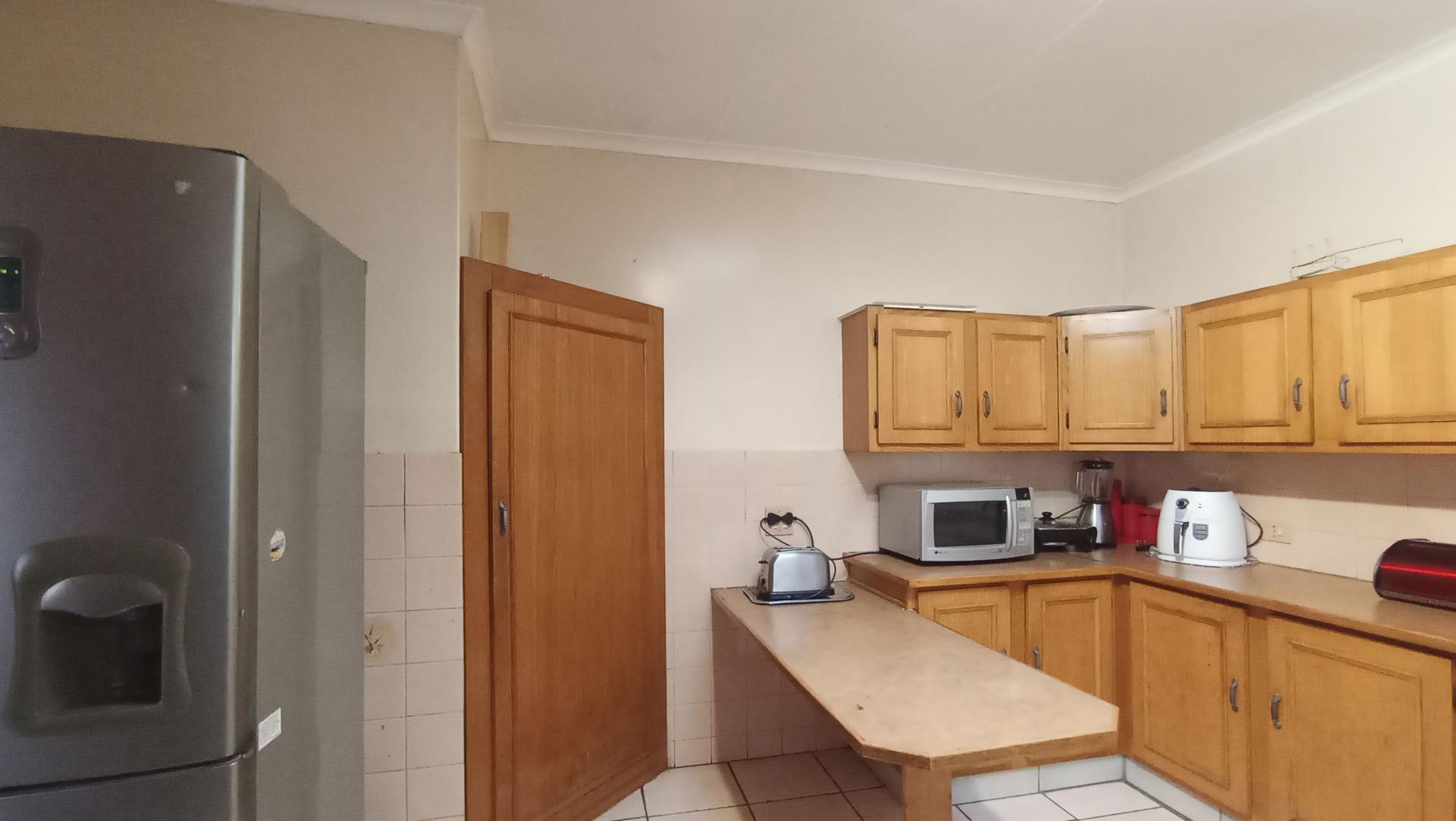 Kitchen - 15 square meters of property in Westdene (JHB)