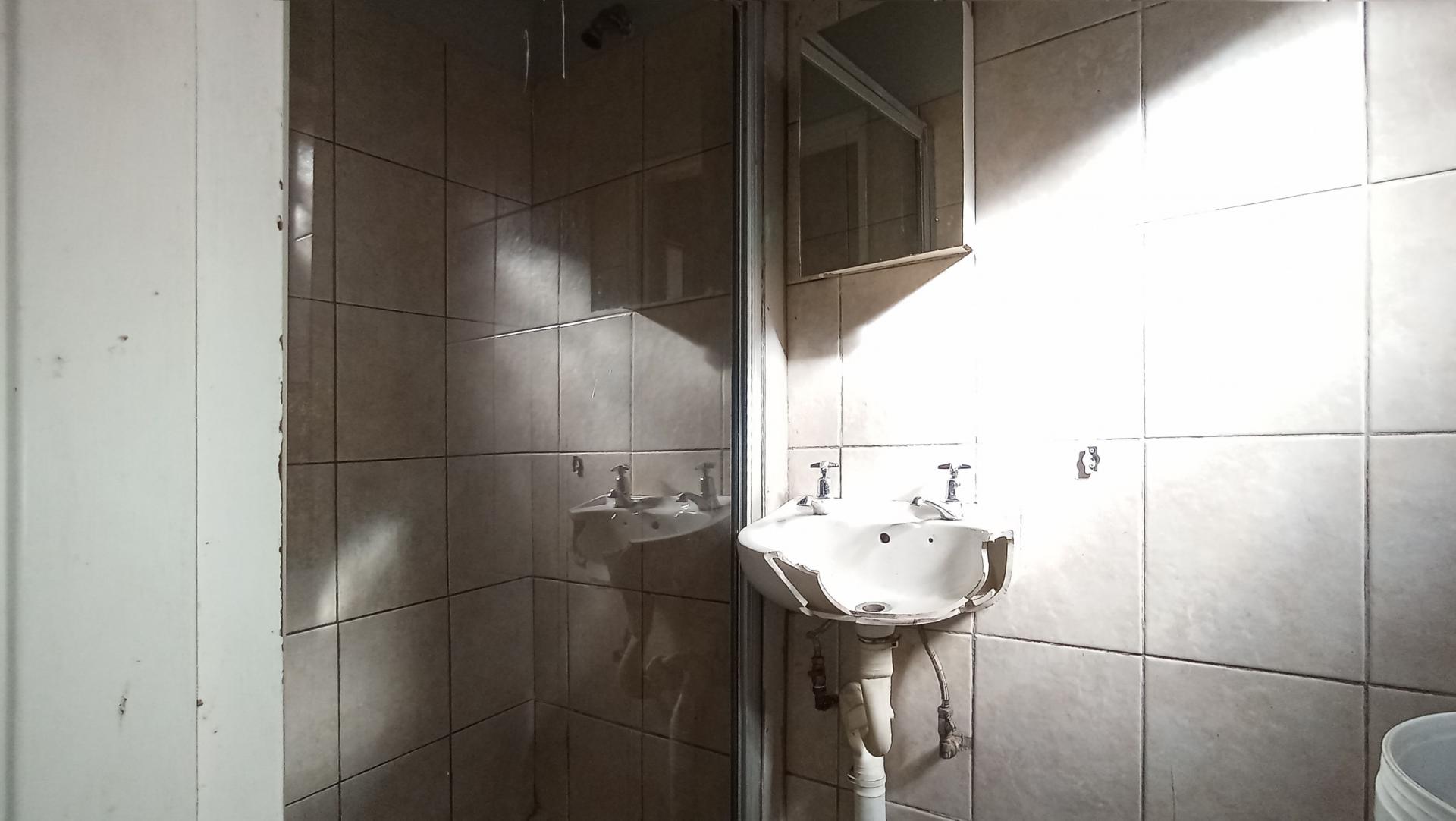 Staff Bathroom - 3 square meters of property in Westdene (JHB)