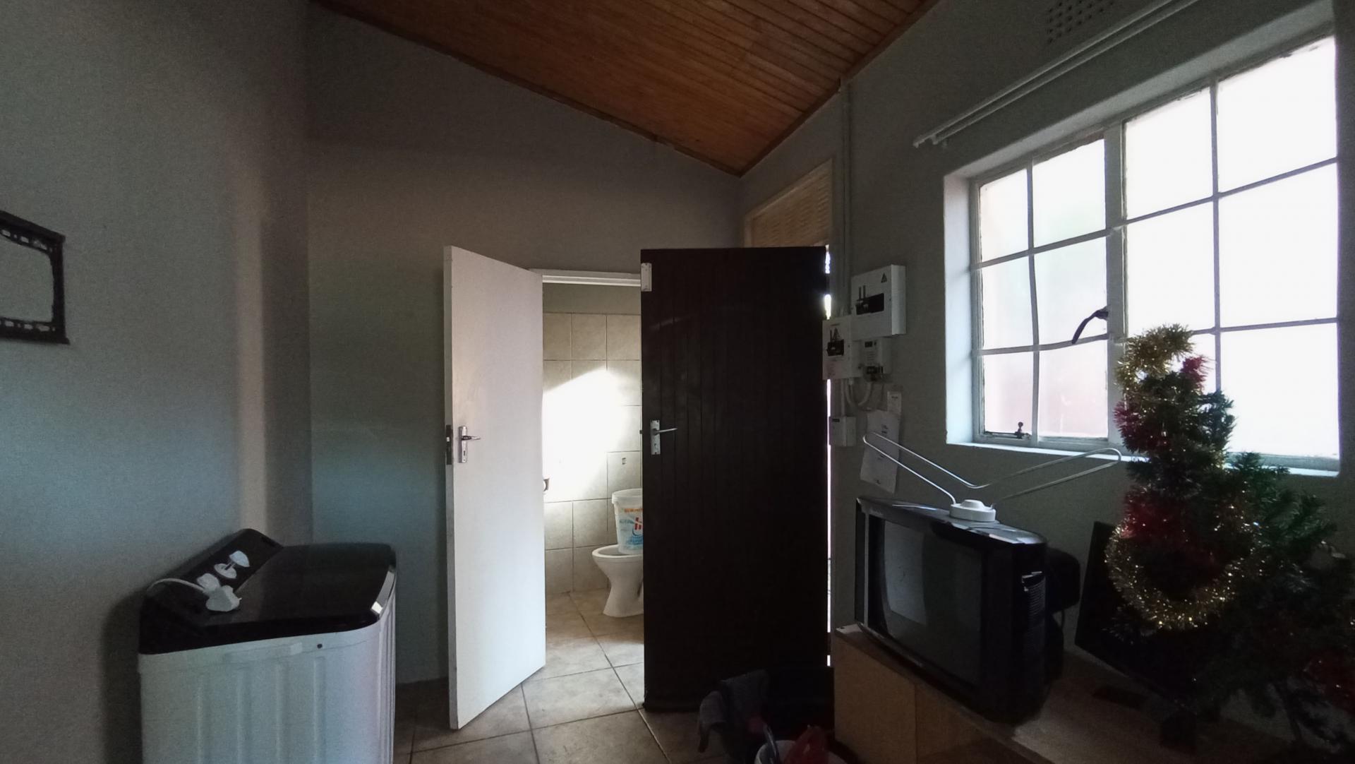 Staff Room - 13 square meters of property in Westdene (JHB)