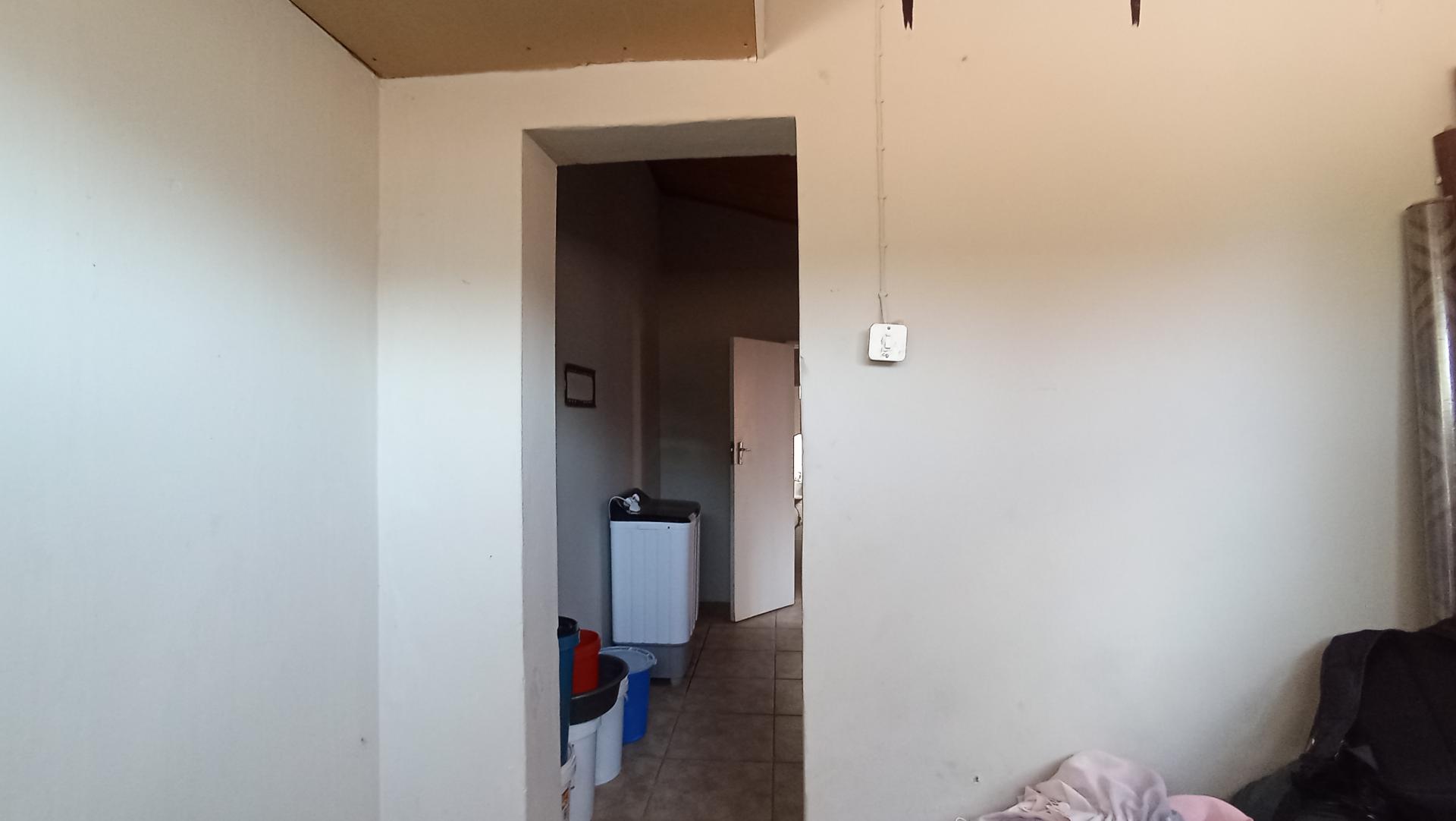 Staff Room - 13 square meters of property in Westdene (JHB)