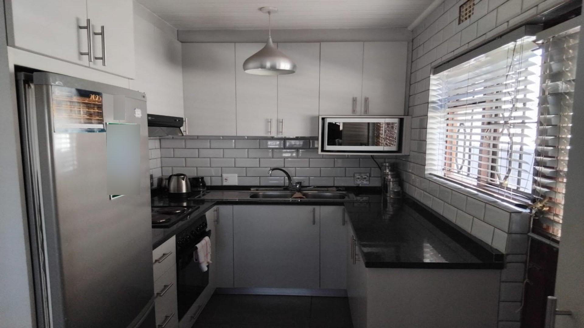Kitchen of property in Lavender Hill