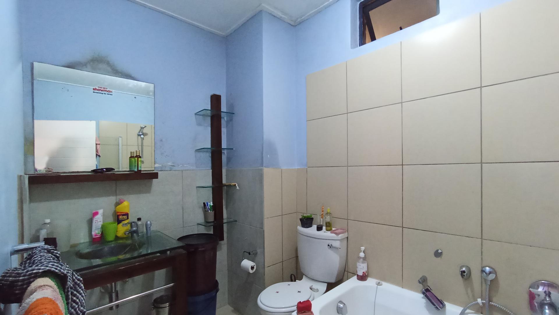 Bathroom 1 - 6 square meters of property in Jackal Creek Golf Estate