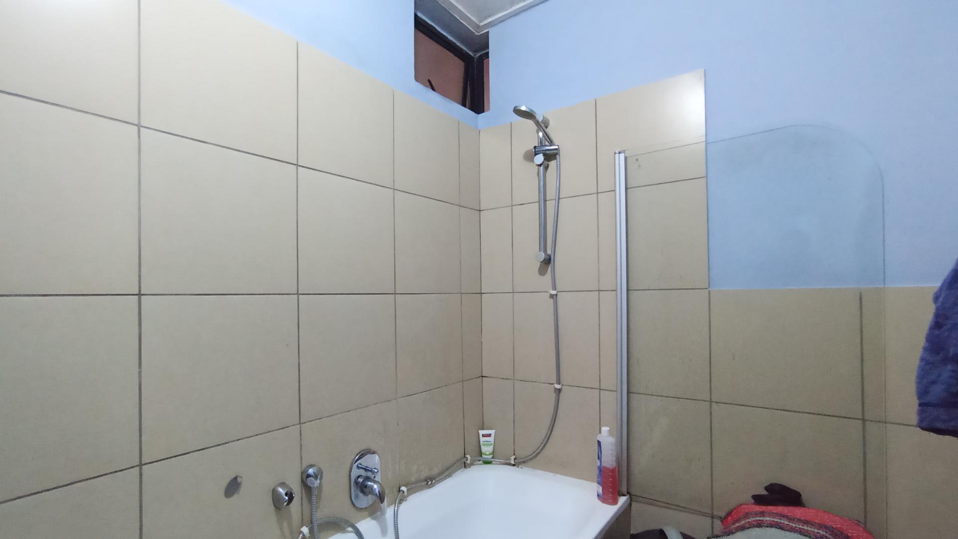 Bathroom 1 - 6 square meters of property in Jackal Creek Golf Estate