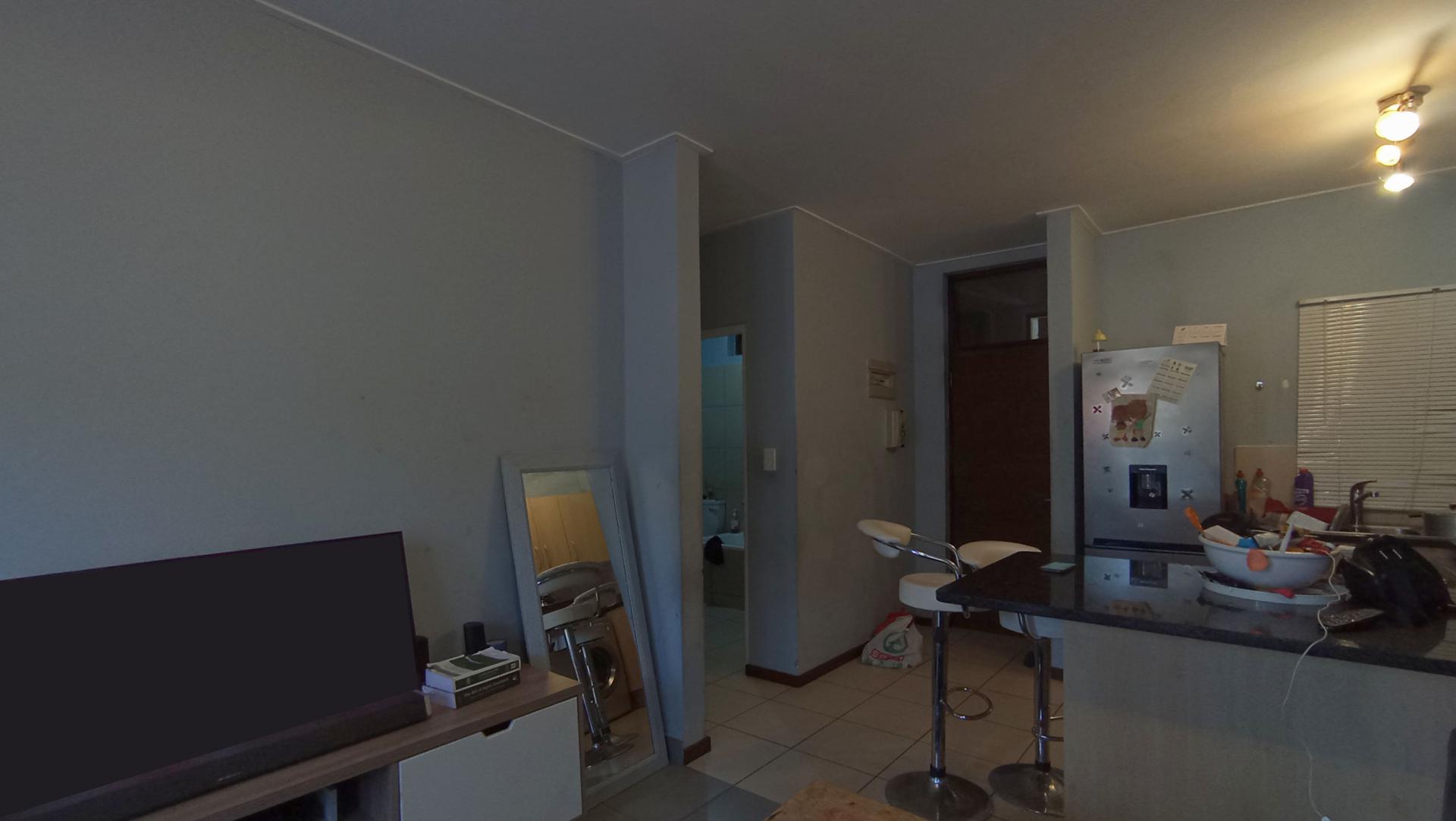 Lounges - 13 square meters of property in Jackal Creek Golf Estate